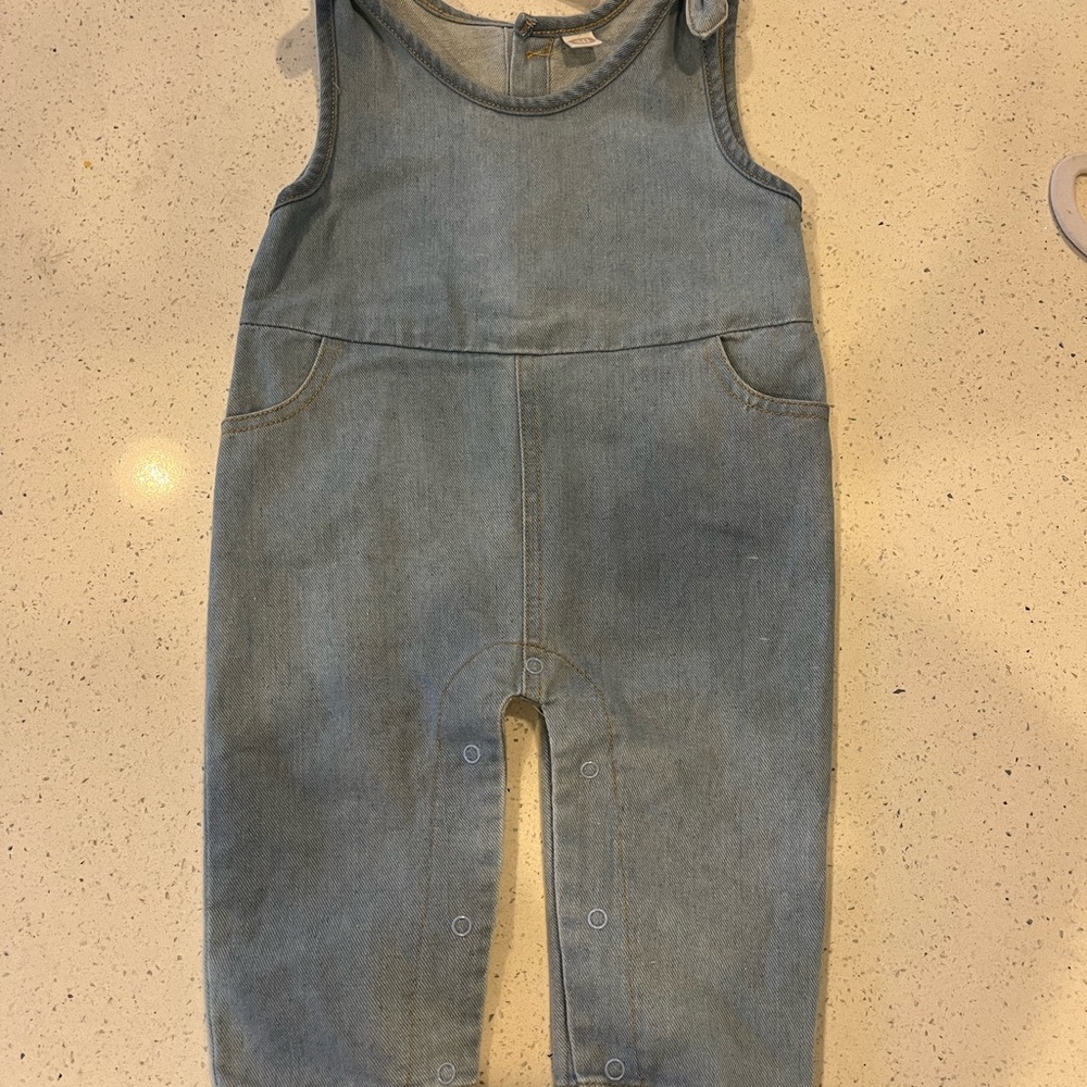 No. 2 willow lane  clothing, size 9-12mths (90)